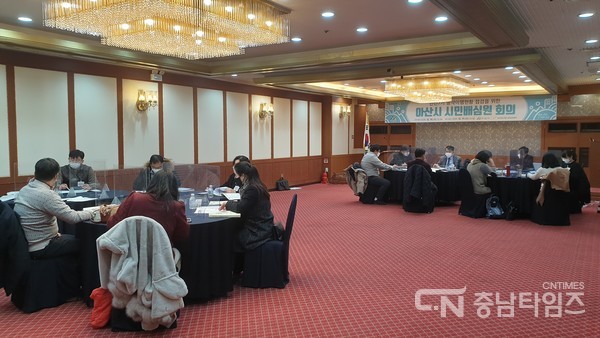 시민배심원 분임회의 장면(미래전략과)