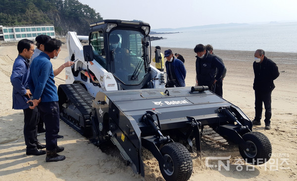 해수욕장 쓰레기 수거장비 도입
